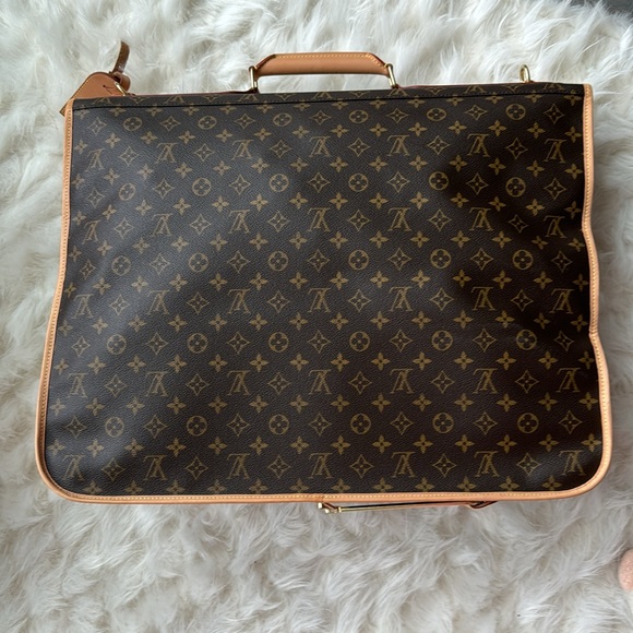 LOUIS VUITTON
Monogram Canvas Garment Carrier Bag. Made in France. - Picture 5 of 16
